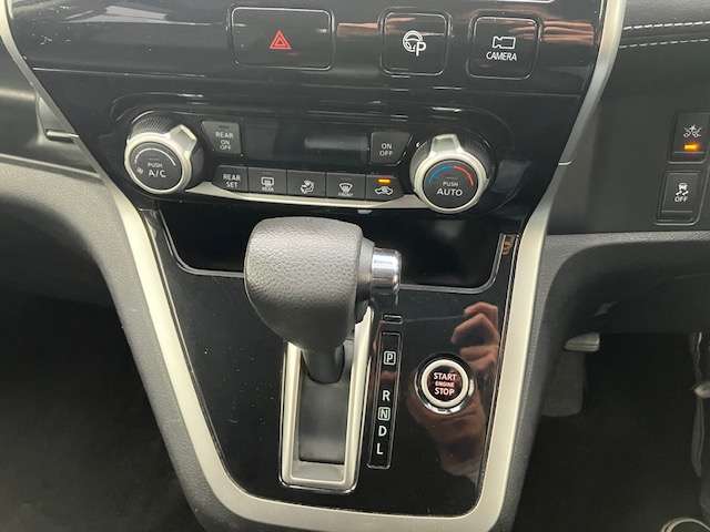 日産 セレナ ２．０ ハイウェイスター H29年 () 99