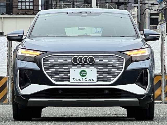 アウディ Ｑ４　ｅ−トロン　スポーツバック ４０　Ｓライン R4年 () 99