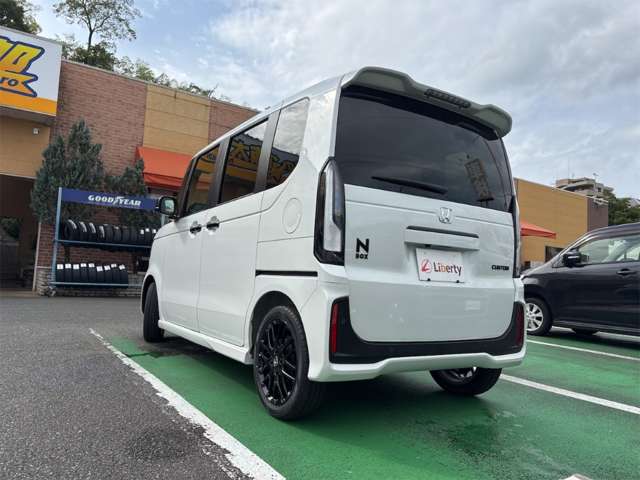 ホンダ Ｎ　ＢＯＸ カスタム ６６０ ターボ ブラック スタイル R8年 (近畿) 99