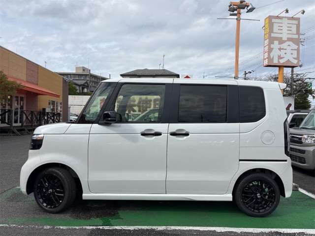 ホンダ Ｎ　ＢＯＸ カスタム ６６０ ターボ ブラック スタイル R8年 (近畿) 99