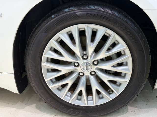 日産 シーマ　ハイブリッド ３．５ H28年 () 99
