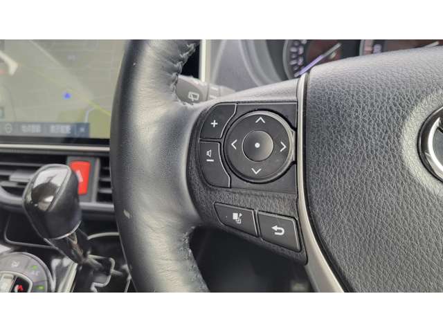 トヨタ エスクァイア ２．０ ＧＩ プレミアムパッケージ ブラックテーラード R1年 (四国) 99