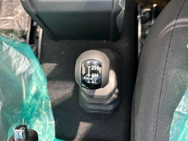スズキ ジムニー　ノマド １．５ ＦＣ ４ＷＤ R8年 () 99