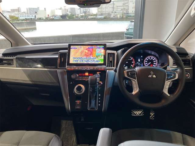 三菱 デリカ　Ｄ：５ ２．２ シャモニー 電動サイドステップ非装着車 ディーゼルターボ ４ＷＤ R6年 () 99