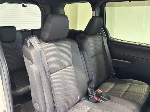 トヨタ ヴォクシー ２．０ ＺＳ 煌ＩＩ R1年 () 99