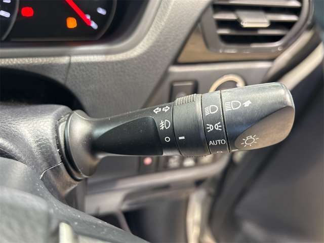 トヨタ ヴォクシー ２．０ ＺＳ 煌ＩＩ R1年 () 99