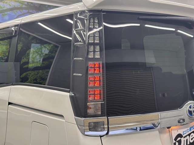 トヨタ ヴォクシー １．８ ハイブリッド ＺＳ 煌ＩＩ H28年 () 99