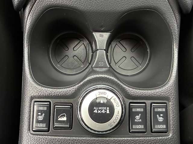 日産 エクストレイル ２．０ ＡＵＴＥＣＨ Ｉパッケージ ３列車 ４ＷＤ R3年 (中国) 99