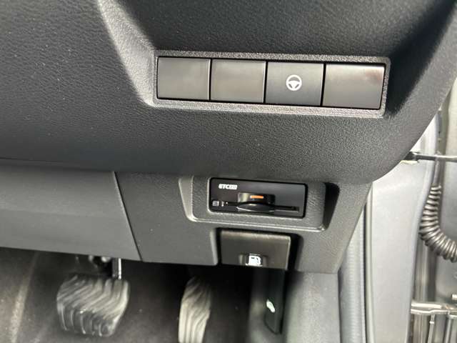 日産 ノート １．２ ＡＵＴＥＣＨ R4年 (中国) 99