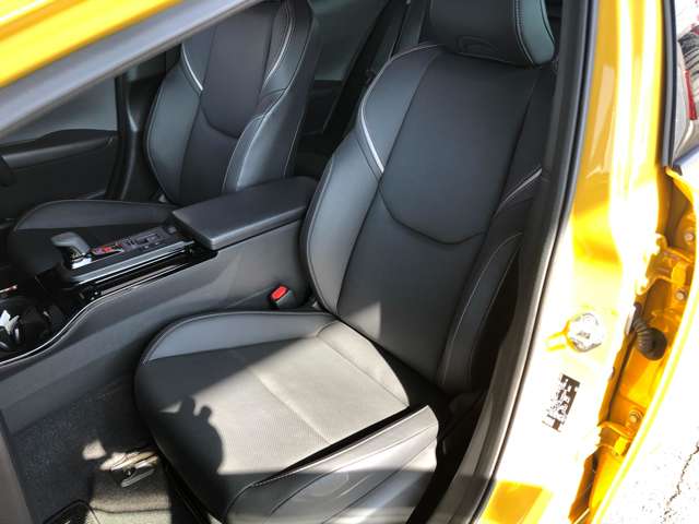 トヨタ プリウス ２．０ Ｚ R5年 (近畿) 99