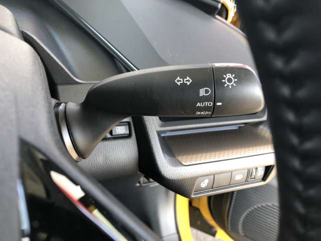 トヨタ プリウス ２．０ Ｚ R5年 (近畿) 99