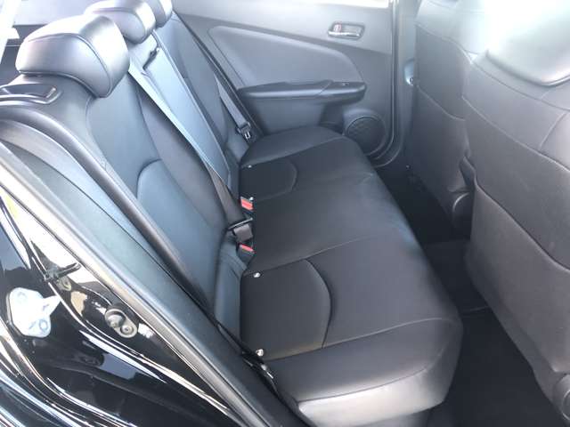 トヨタ プリウス １．８ Ｓ ツーリングセレクション H29年 (近畿) 99