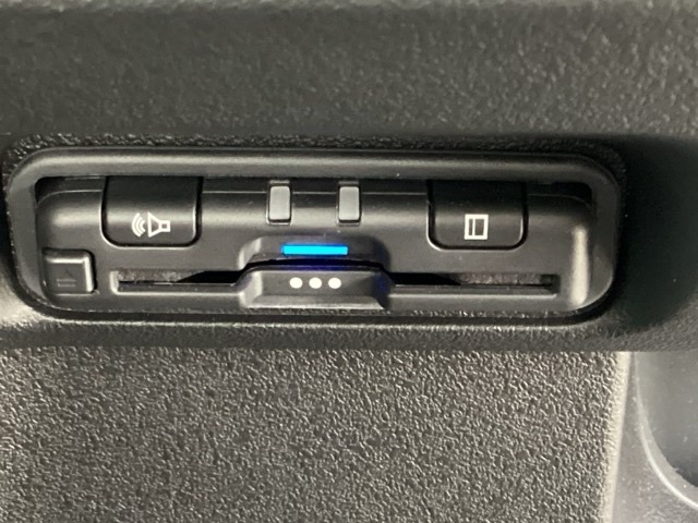 ホンダ Ｎ　ＢＯＸ カスタム ６６０ ターボ ブラック スタイル R8年 (近畿) 99