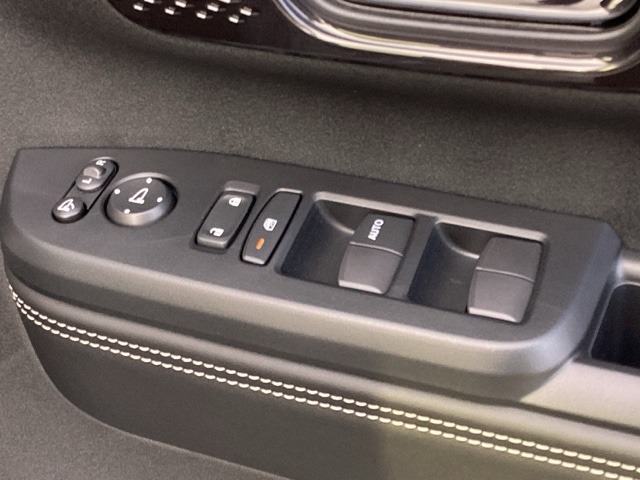 ホンダ Ｎ　ＢＯＸ カスタム ６６０ ターボ コーディネートスタイル ２トーン R8年 (近畿) 99