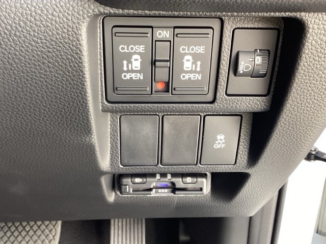 ホンダ ステップワゴン １．５ エアー R8年 (近畿) 99