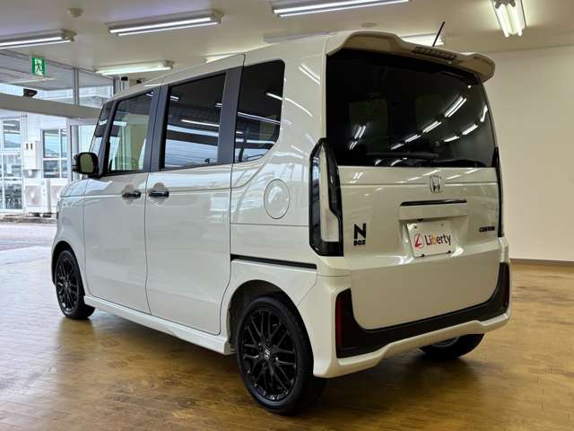 ホンダ Ｎ　ＢＯＸ カスタム ６６０ ターボ ブラック スタイル R8年 () 99