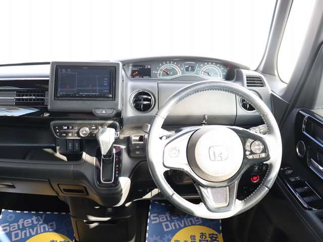 ホンダ Ｎ　ＢＯＸ カスタム ６６０ Ｌ ターボ R4年 () 99