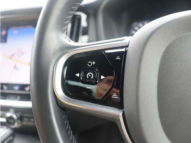 ボルボ Ｓ６０ Ｔ５　インスクリプション R1年 (東海) 99