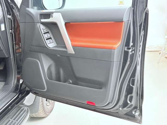 トヨタ ランドクルーザープラド ２．８ ＴＸ Ｌパッケージ ７０ＴＨ アニバーサリー リミテッド ディーゼルターボ ４ＷＤ R3年 (関東) 99