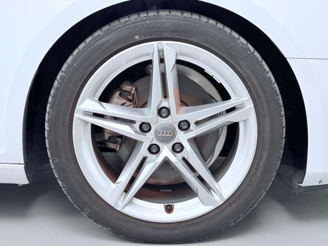 アウディ Ａ４　アバント ３５　ＴＦＳＩ R1年 (関東) 99