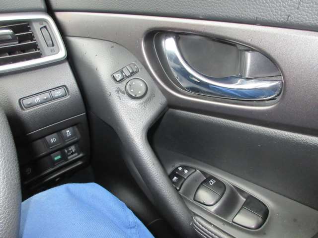 日産 エクストレイル ２．０ ２０Ｓ エマージェンシーブレーキパッケージ ２列車 ４ＷＤ H28年 () 99