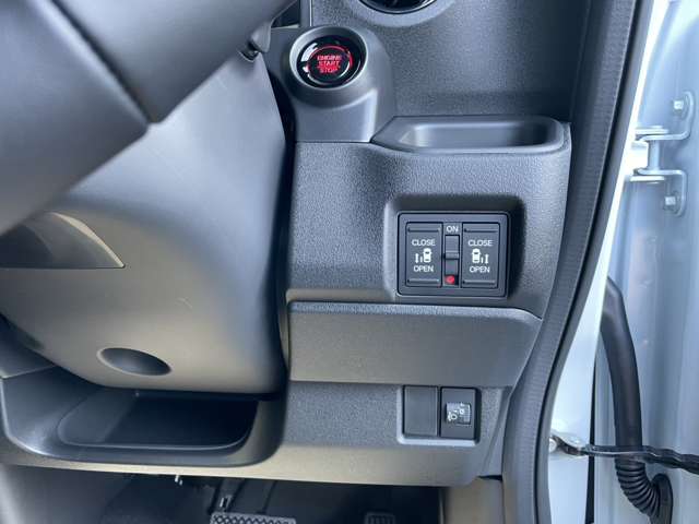 ホンダ Ｎ　ＢＯＸ カスタム ６６０ ターボ R8年 () 99