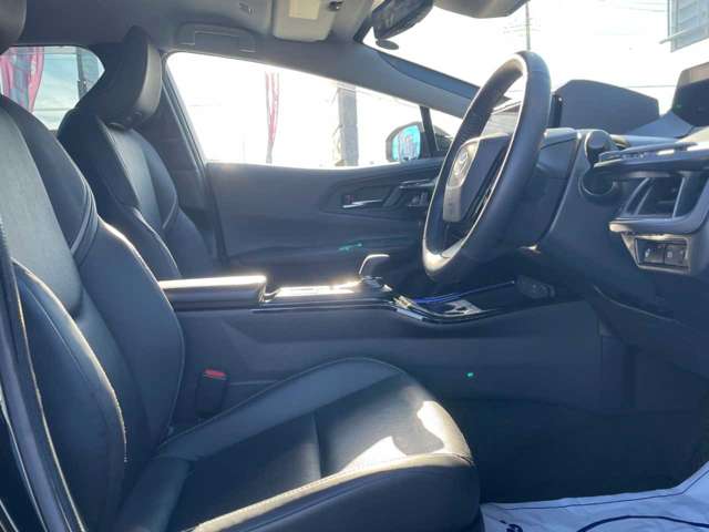 トヨタ プリウス ２．０ Ｚ R5年 (関東) 99