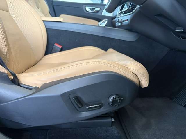 ボルボ ＸＣ６０ Ｂ５ ＡＷＤ インスクリプション ４ＷＤ R4年 (九州・沖縄) 99
