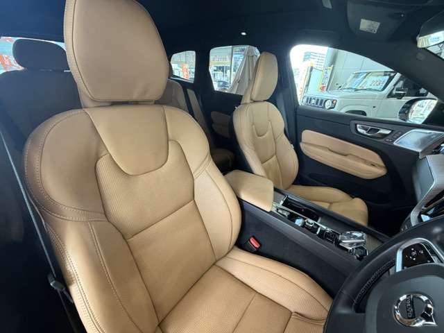 ボルボ ＸＣ６０ Ｂ５ ＡＷＤ インスクリプション ４ＷＤ R4年 (九州・沖縄) 99