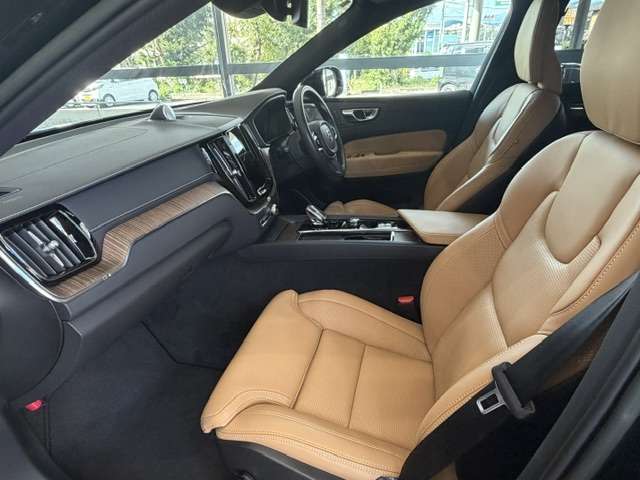 ボルボ ＸＣ６０ Ｂ５ ＡＷＤ インスクリプション ４ＷＤ R4年 (九州・沖縄) 99