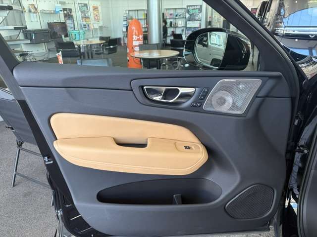 ボルボ ＸＣ６０ Ｂ５ ＡＷＤ インスクリプション ４ＷＤ R4年 (九州・沖縄) 99