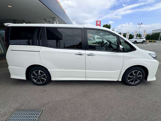 トヨタ ノア ２．０ ＳＩ ＷＸＢＩＩＩ R3年 (九州・沖縄) 99