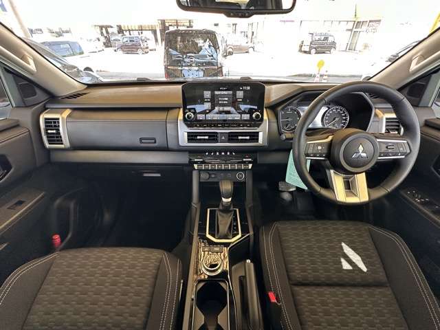 三菱 トライトン ２．４ ＧＬＳ ディーゼルターボ ４ＷＤ R7年 () 99