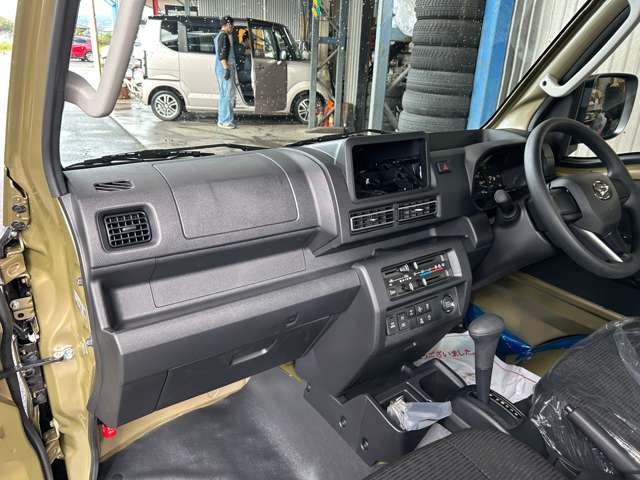 ダイハツ ハイゼットトラック ６６０ ジャンボ エクストラ ３方開 ４ＷＤ R8年 () 99