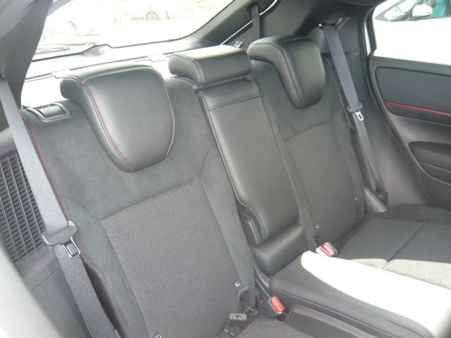 ホンダ ヴェゼル １．５ Ｅ：ＨＥＶ ＲＳ R8年 (関東) 99
