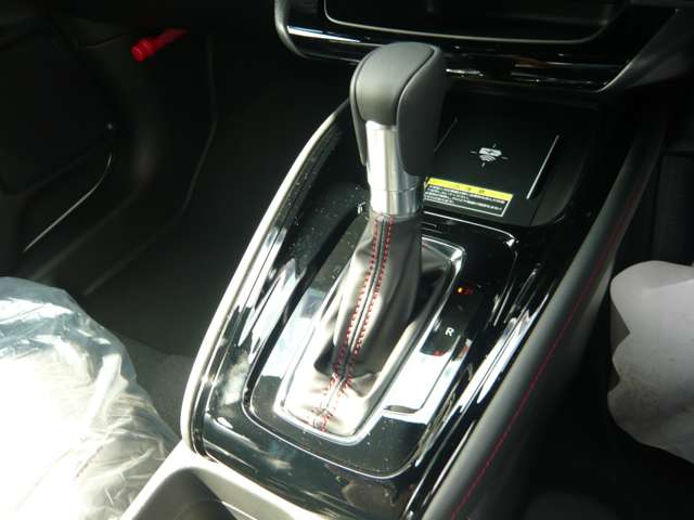 ホンダ ヴェゼル １．５ Ｅ：ＨＥＶ ＲＳ R8年 (関東) 99
