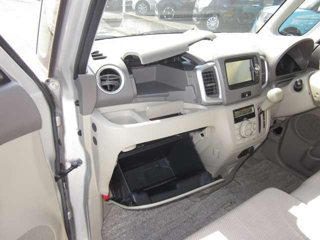 スズキ スペーシア ６６０ Ｇ スマートフォン連携ナビゲーション装着車 ４ＷＤ H25年 () 99