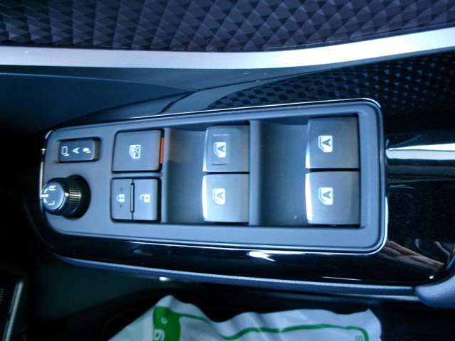 トヨタ Ｃ−ＨＲ １．２ Ｇ－Ｔ ４ＷＤ R1年 () 99