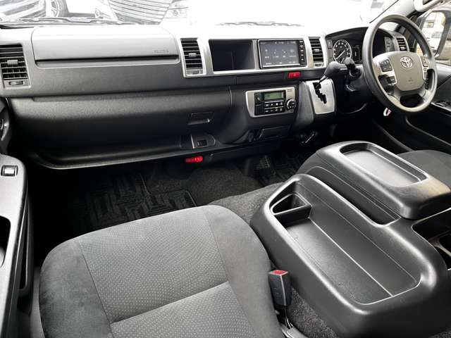 トヨタ ハイエースバン ２．８ スーパーＧＬ ワイド ロング ミドルルーフ ディーゼルターボ R3年 (関東) 99
