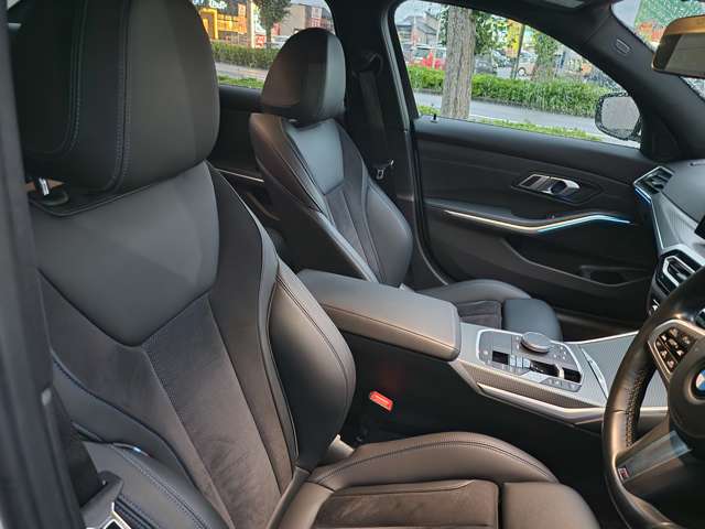 ＢＭＷ ３シリーズ ３２０ｉ　Ｍスポーツ R4年 () 99
