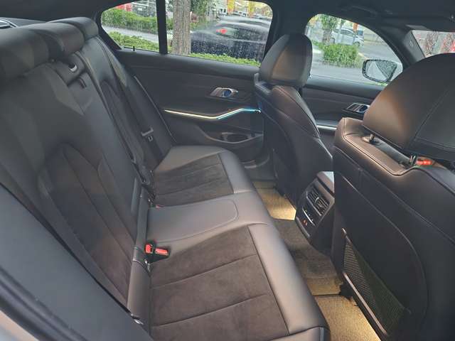 ＢＭＷ ３シリーズ ３２０ｉ　Ｍスポーツ R4年 () 99
