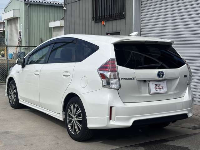 トヨタ プリウスΑ １．８ Ｓ H27年 (近畿) 99