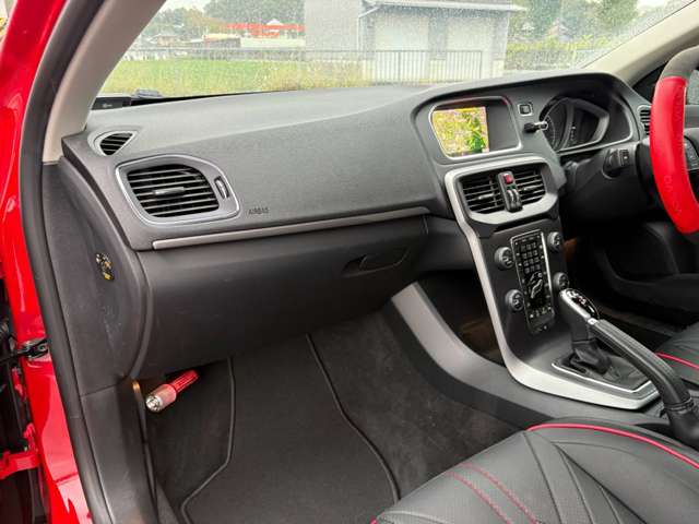 ボルボ Ｖ４０ Ｔ２　ナビエディション H30年 (近畿) 99
