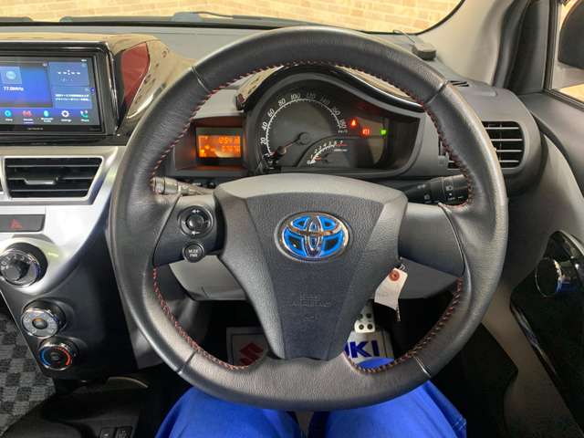 トヨタ ｉＱ １．３ １３０Ｇ ＭＴゴー レザーパッケージ H23年 (近畿) 99