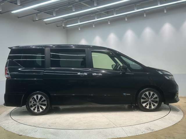 日産 セレナ ２．０ ハイウェイスター Ｖセレクション H29年 () 99