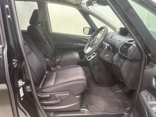 日産 セレナ ２．０ ハイウェイスター Ｖセレクション H29年 () 99