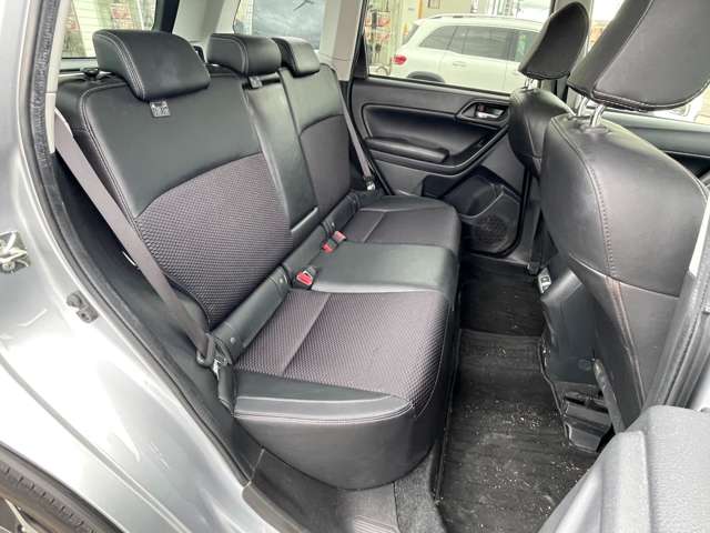 スバル フォレスター ２．０ Ｓ リミテッド ４ＷＤ H28年 (近畿) 99