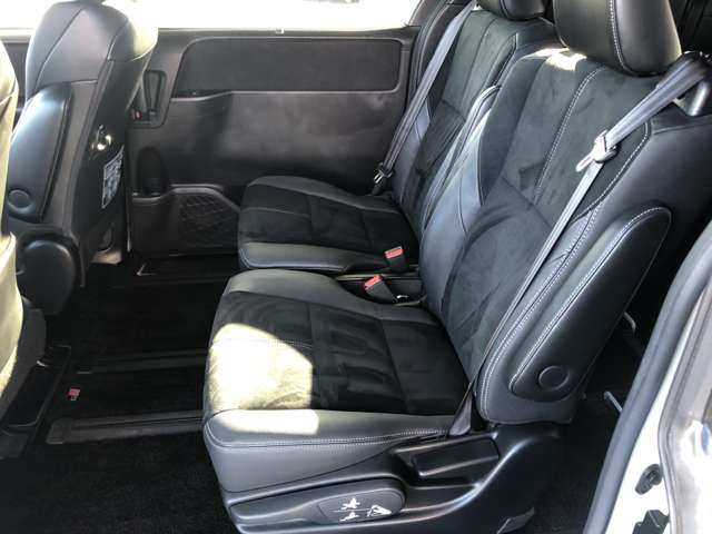 トヨタ ヴォクシー ２．０ ＺＳ ＧＲ スポーツ R1年 (近畿) 99