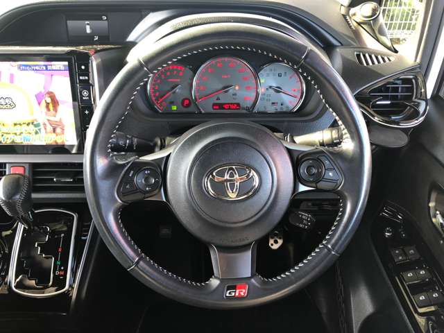 トヨタ ヴォクシー ２．０ ＺＳ ＧＲ スポーツ R1年 (近畿) 99