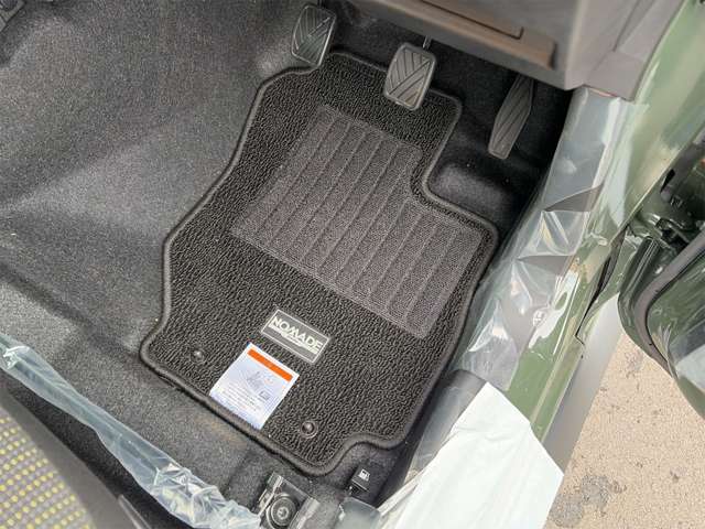 スズキ ジムニー　ノマド １．５ ＦＣ ４ＷＤ R8年 () 99